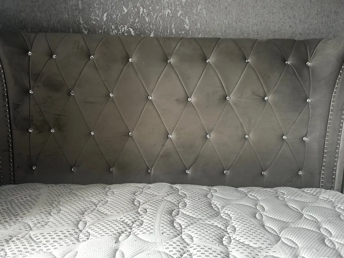 Bed - Image 4