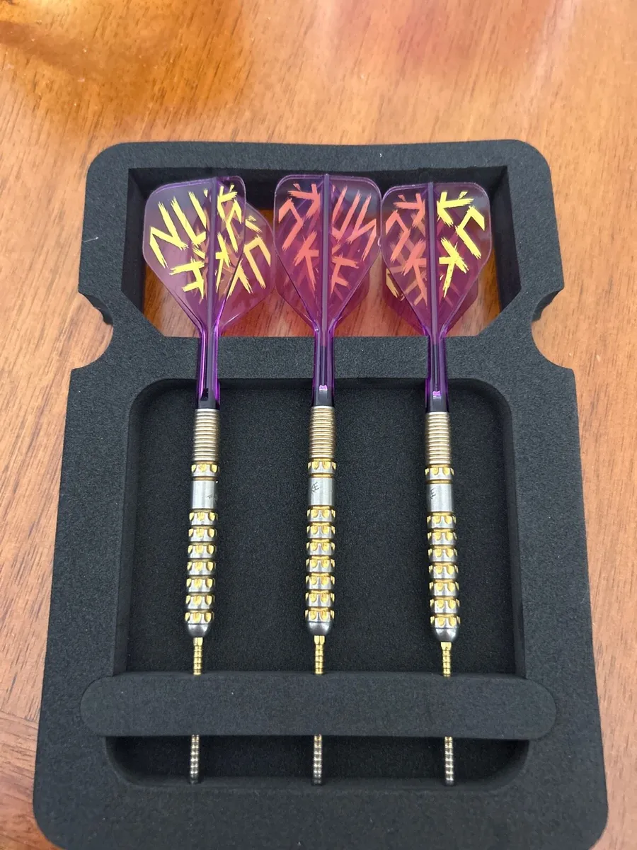 Luke littler gold darts - Image 2