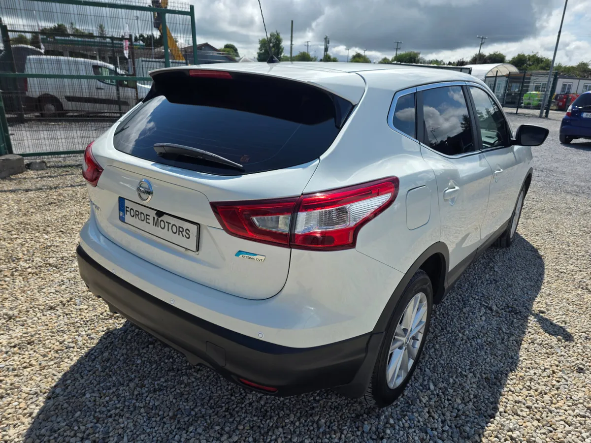 Nissan Qashqai Automatic petrol 2015 - Image 4