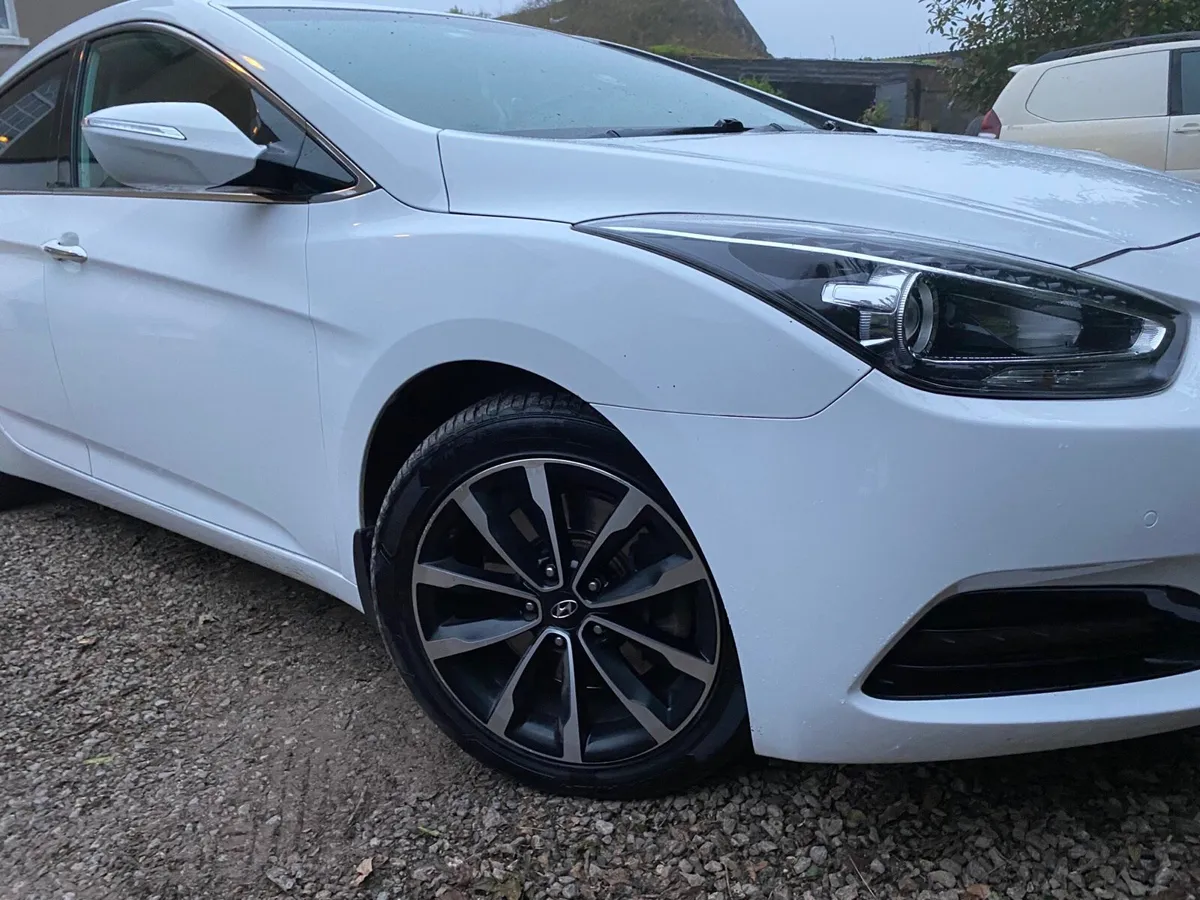 Hyundai I40 executive model - Image 1