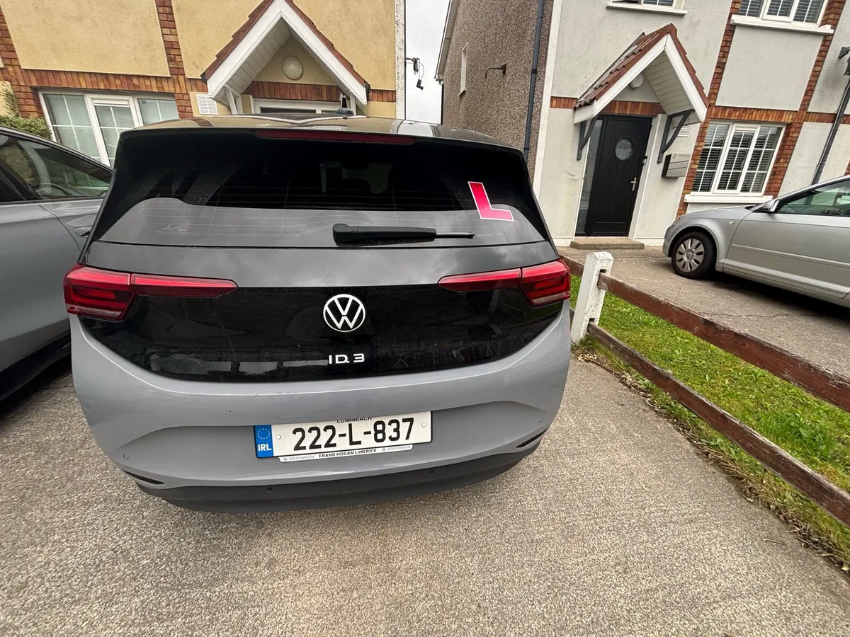 VW ID3 Business Pro 58kWH 425 Km range - Image 3