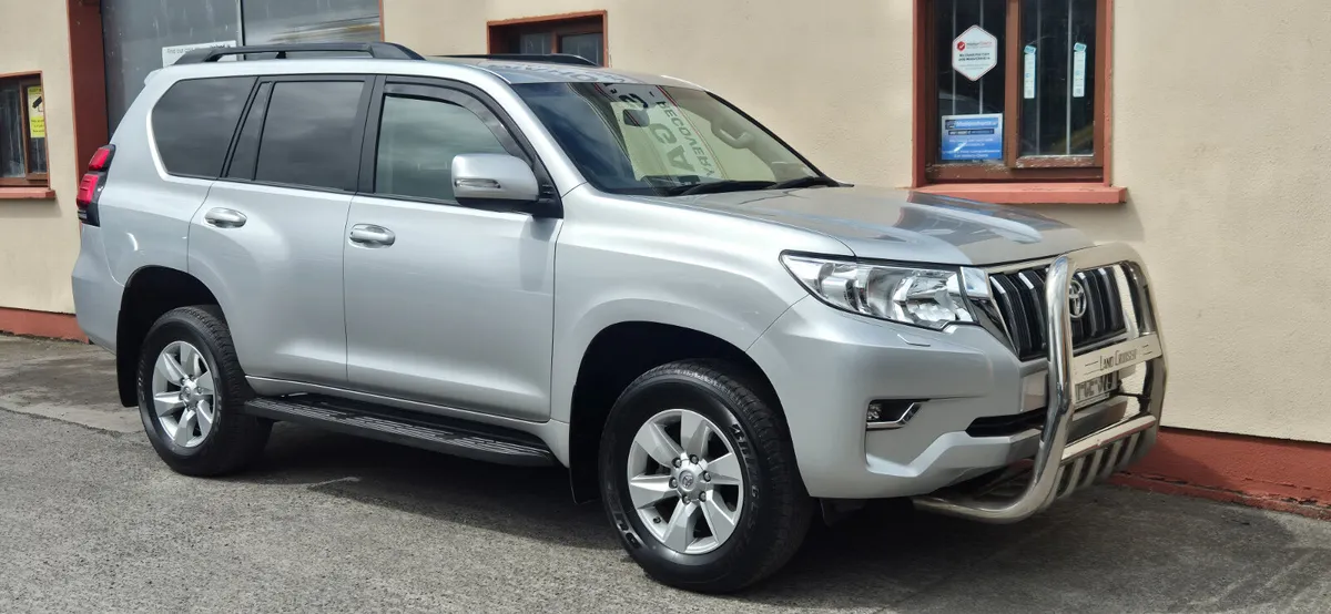Toyota Land Cruiser 2024 LWB - Image 3