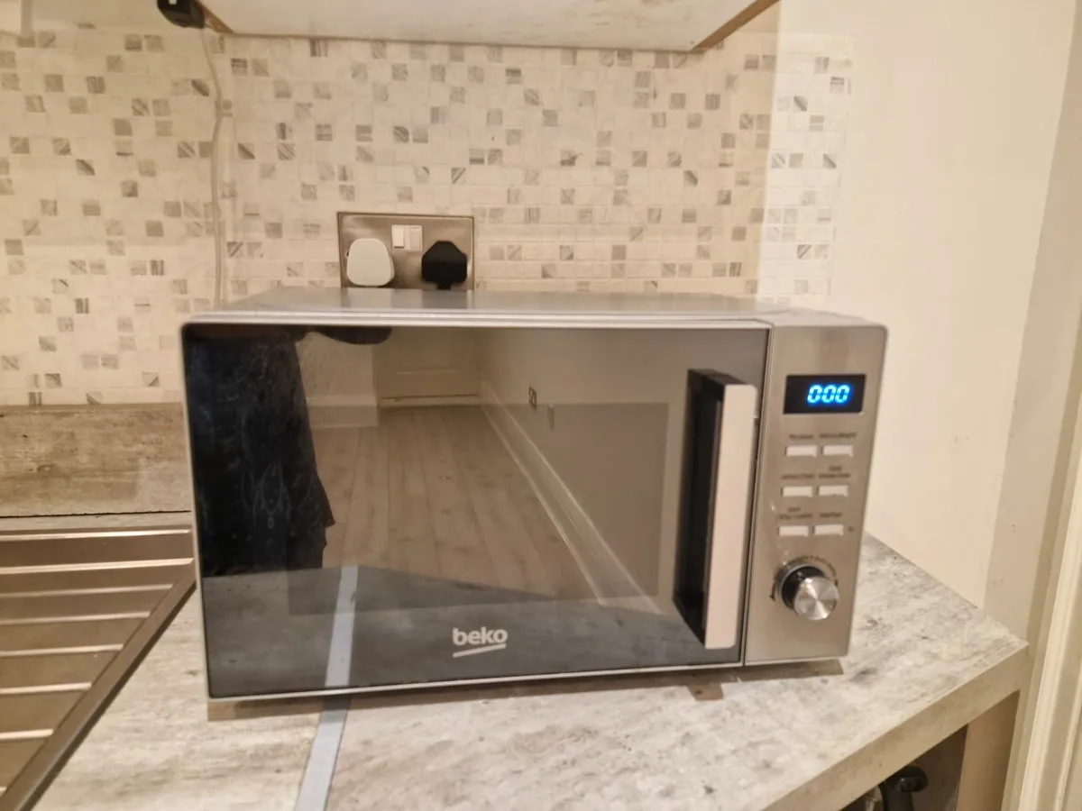 Kitchen Microwave - Image 1