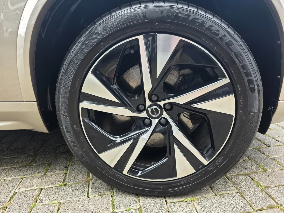 2022 VOLVO XC90 2.0 T8 PLUS DARK AWD 455 BHP AUTO. - Image 4