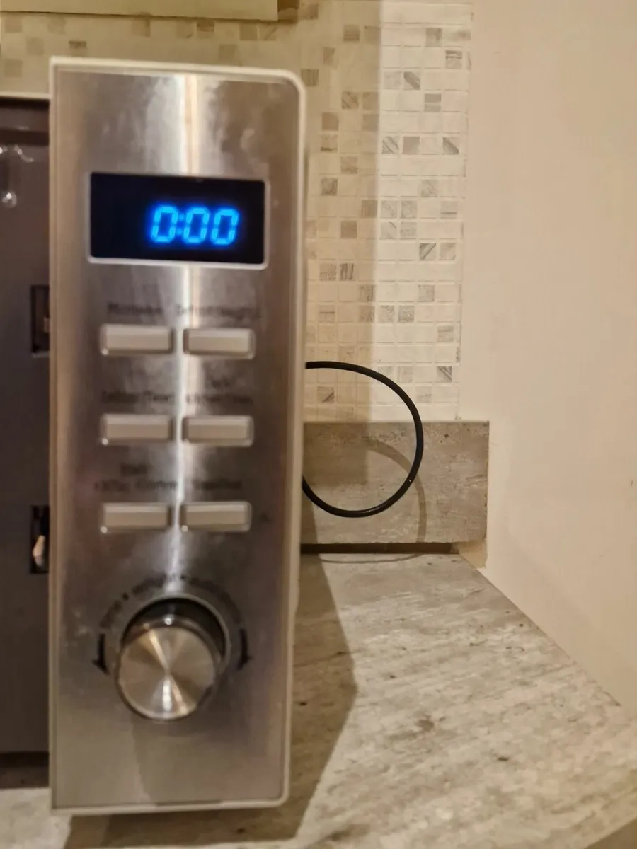 Kitchen Microwave - Image 3
