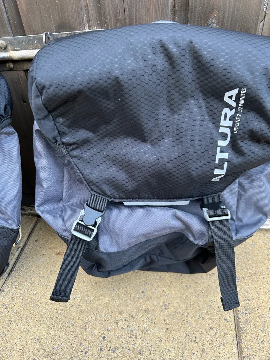Bicycle pannier bags - Image 3