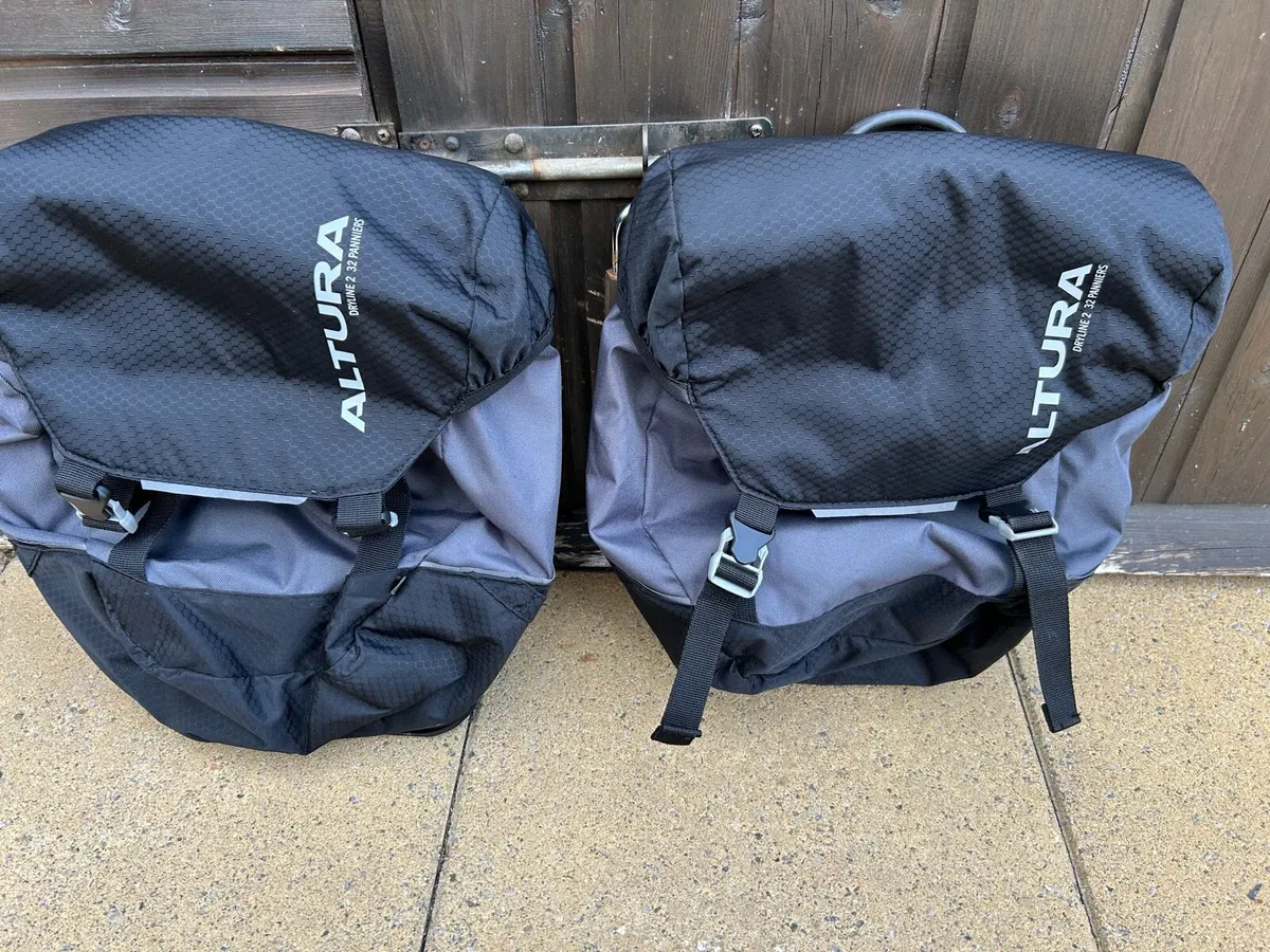Bicycle pannier bags - Image 4