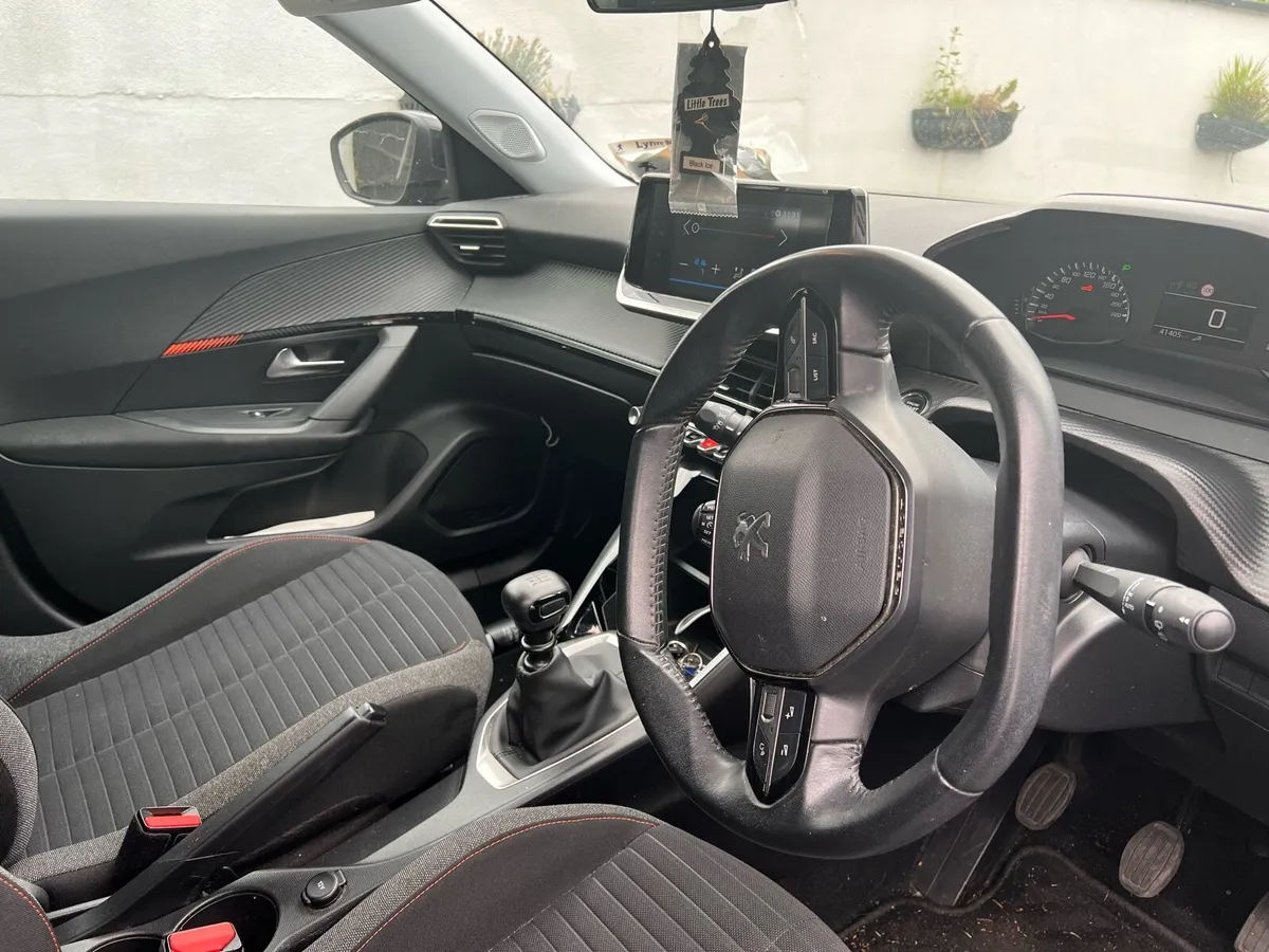 Peugeot 2008 - Image 2