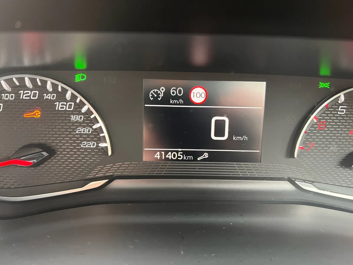 Peugeot 2008 - Image 3