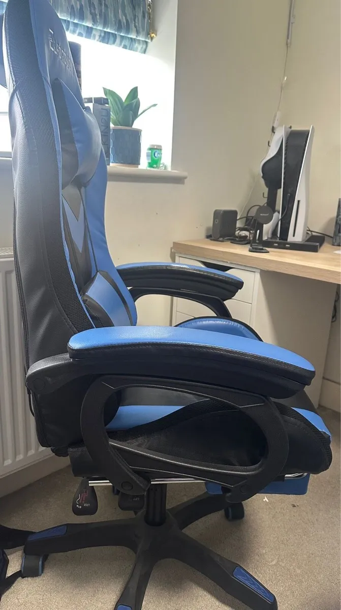 Chair - Image 3
