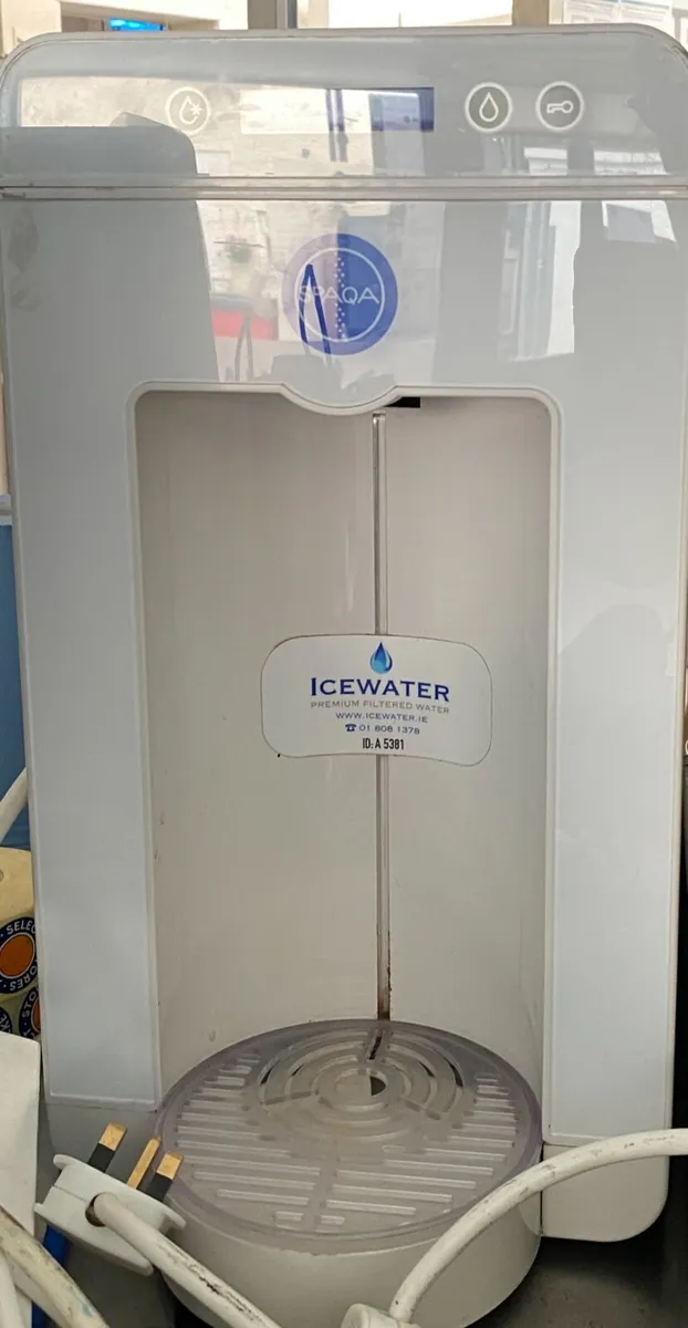 Cafe equipment - Image 1