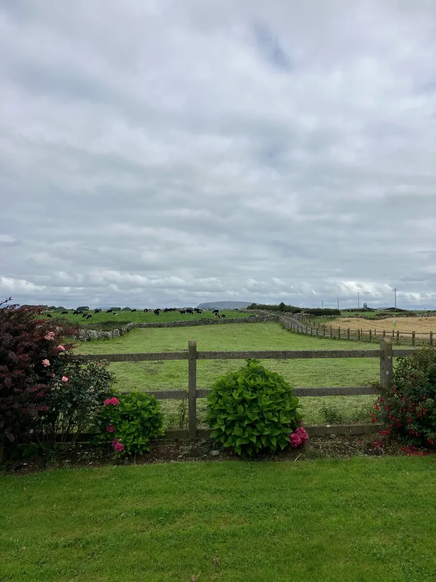 Holiday house to rent - Image 2