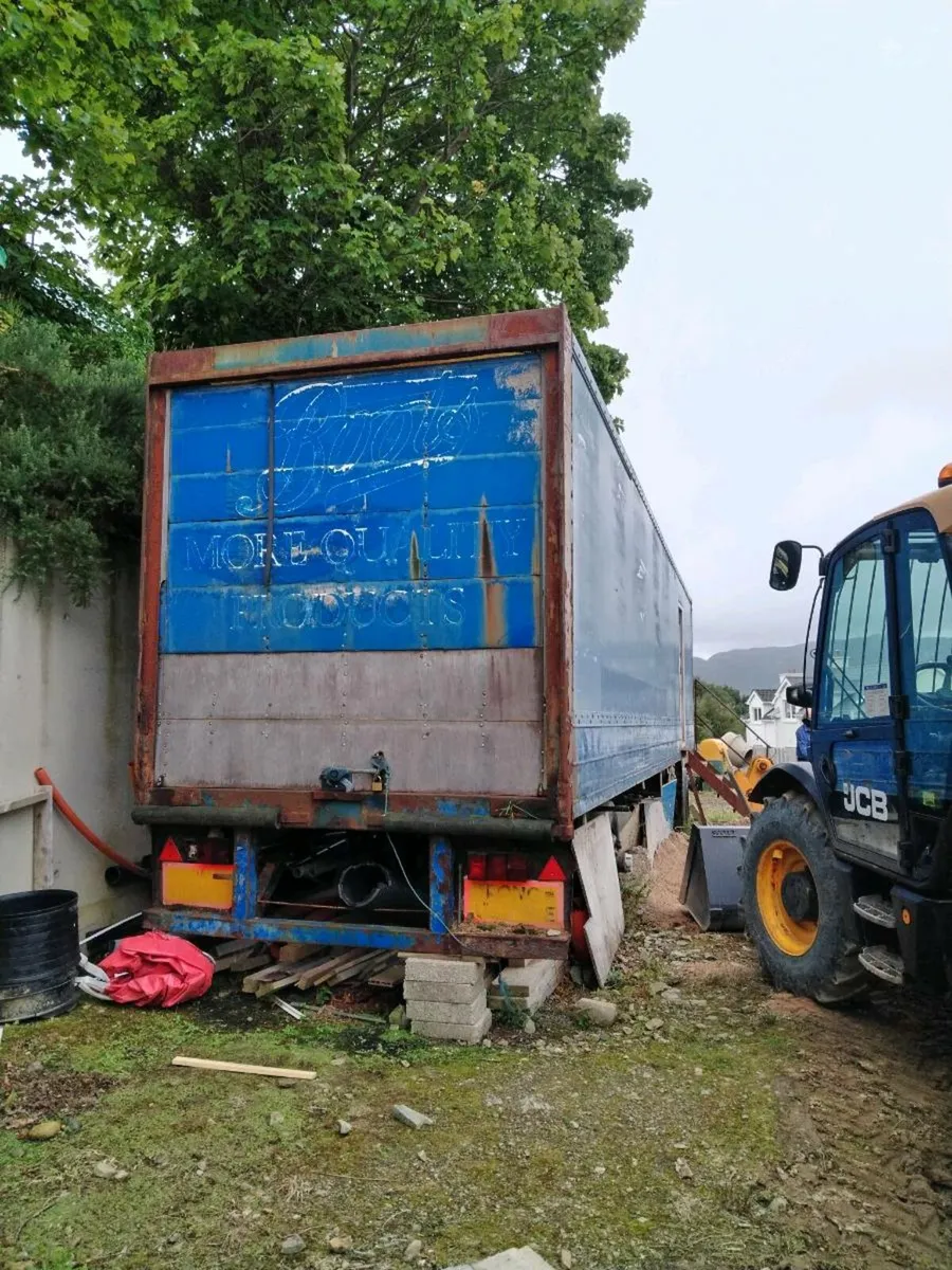 Container