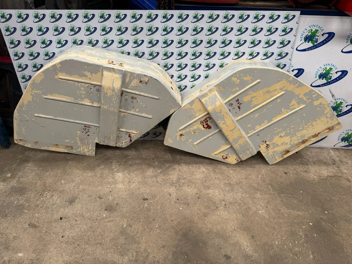 Ford 4000 5000 Tractor Fibreglass Mudguards - Image 1
