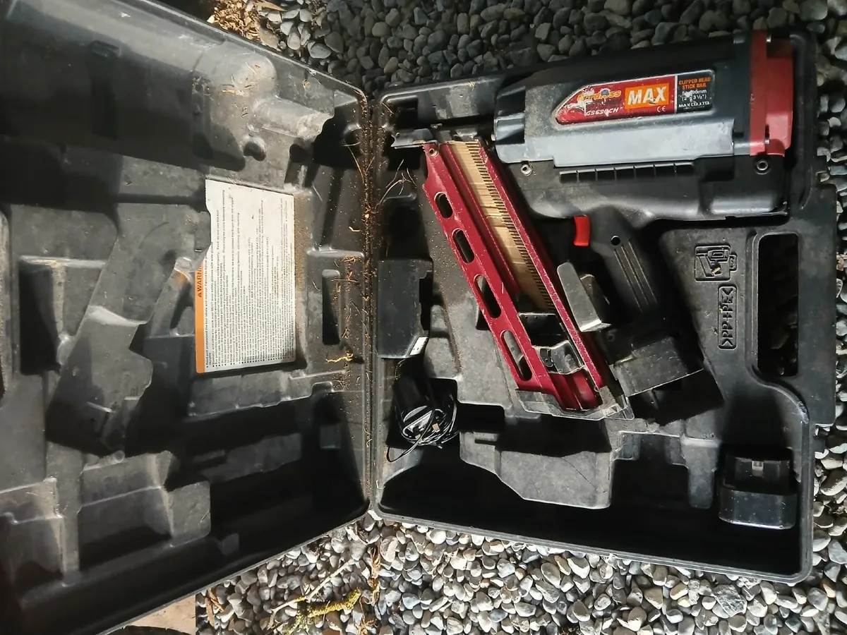 Max nail gun