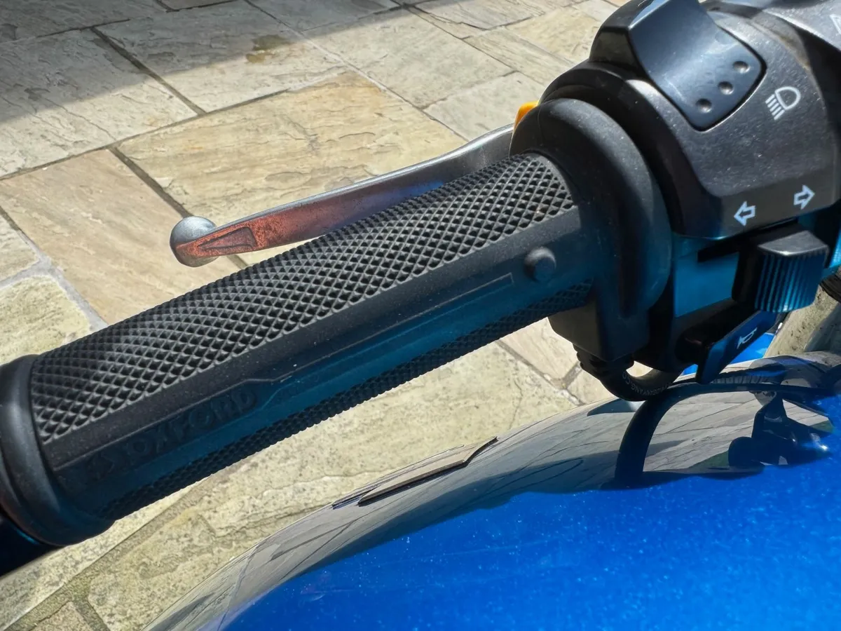 Suzuki Bandit 2006 - Image 4