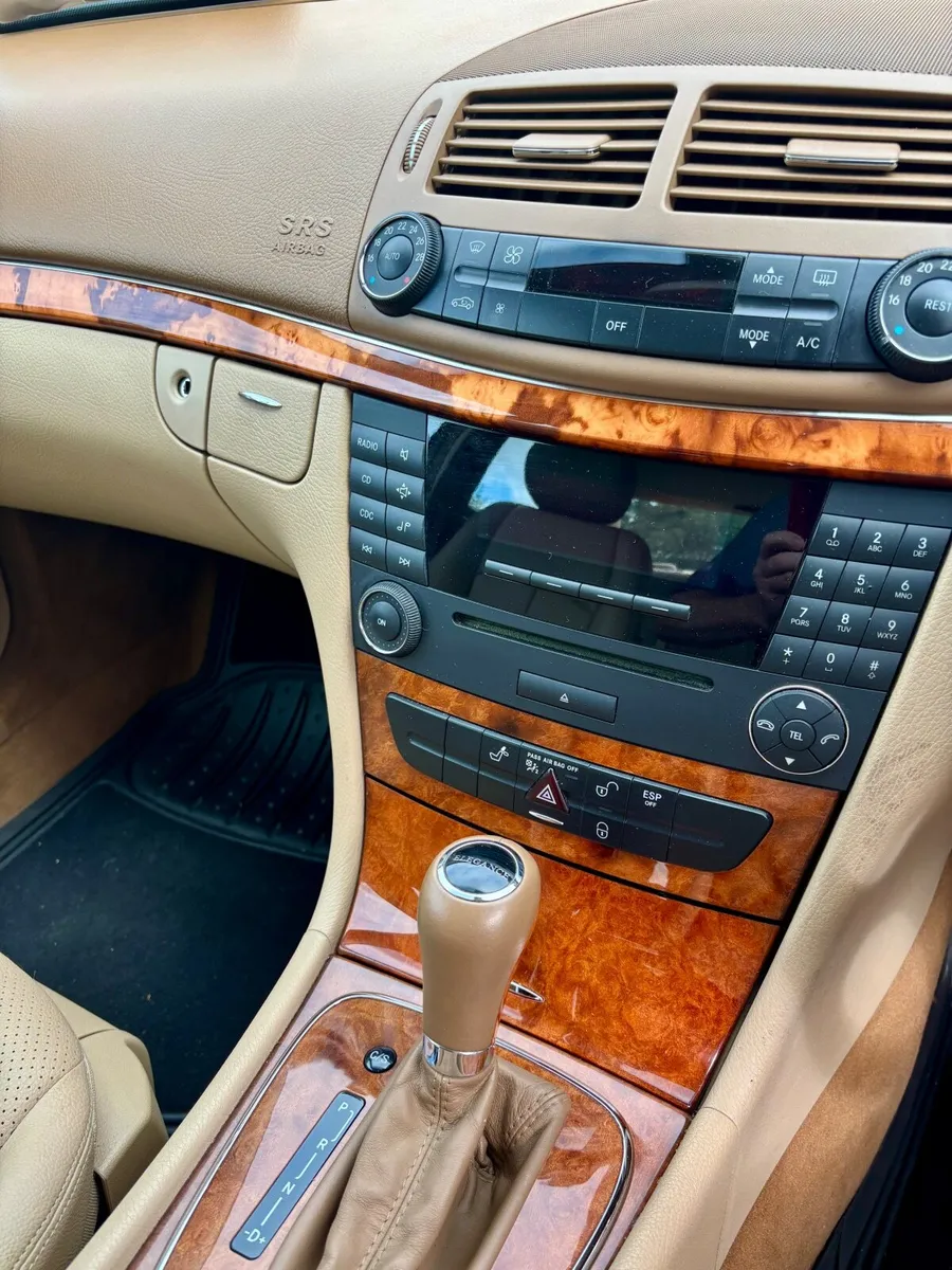 Mercedes-Benz E-Class 2007 - Image 4