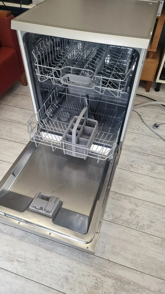 Bosch Serie 2 Dishwasher - Image 3