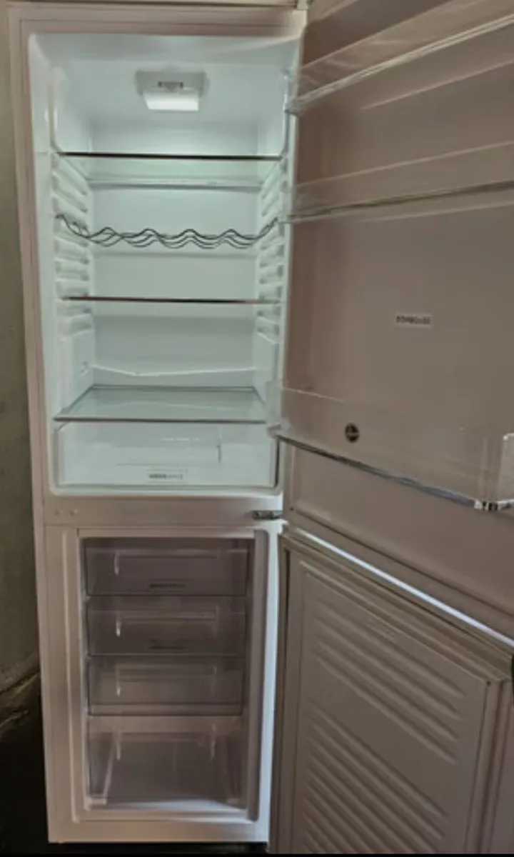 fridge freezer - Image 3