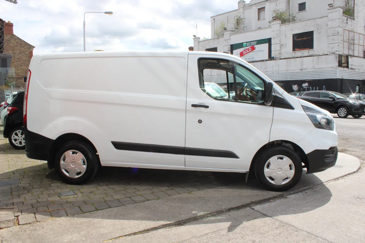 Ford Transit 2.0 SWB 2021 - Image 3