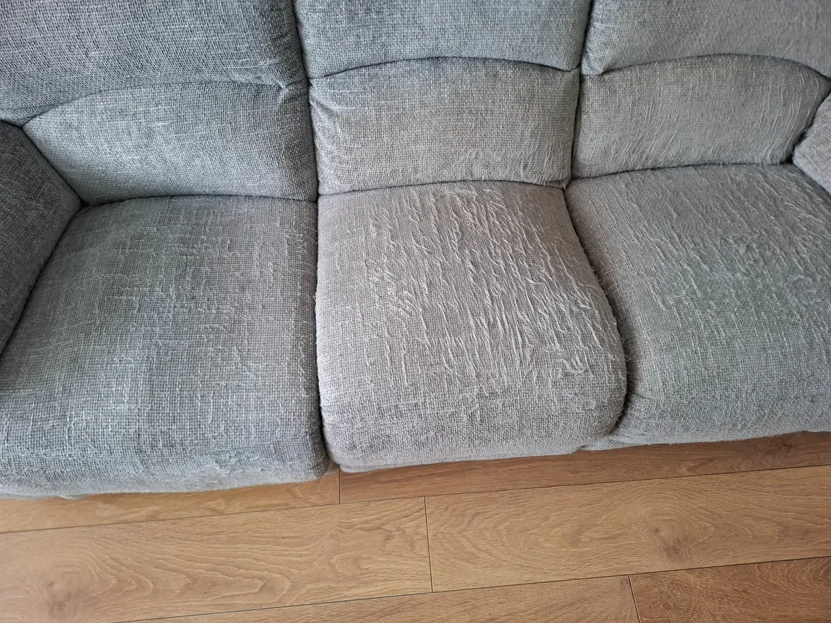 Electric reclining sofas - Image 1