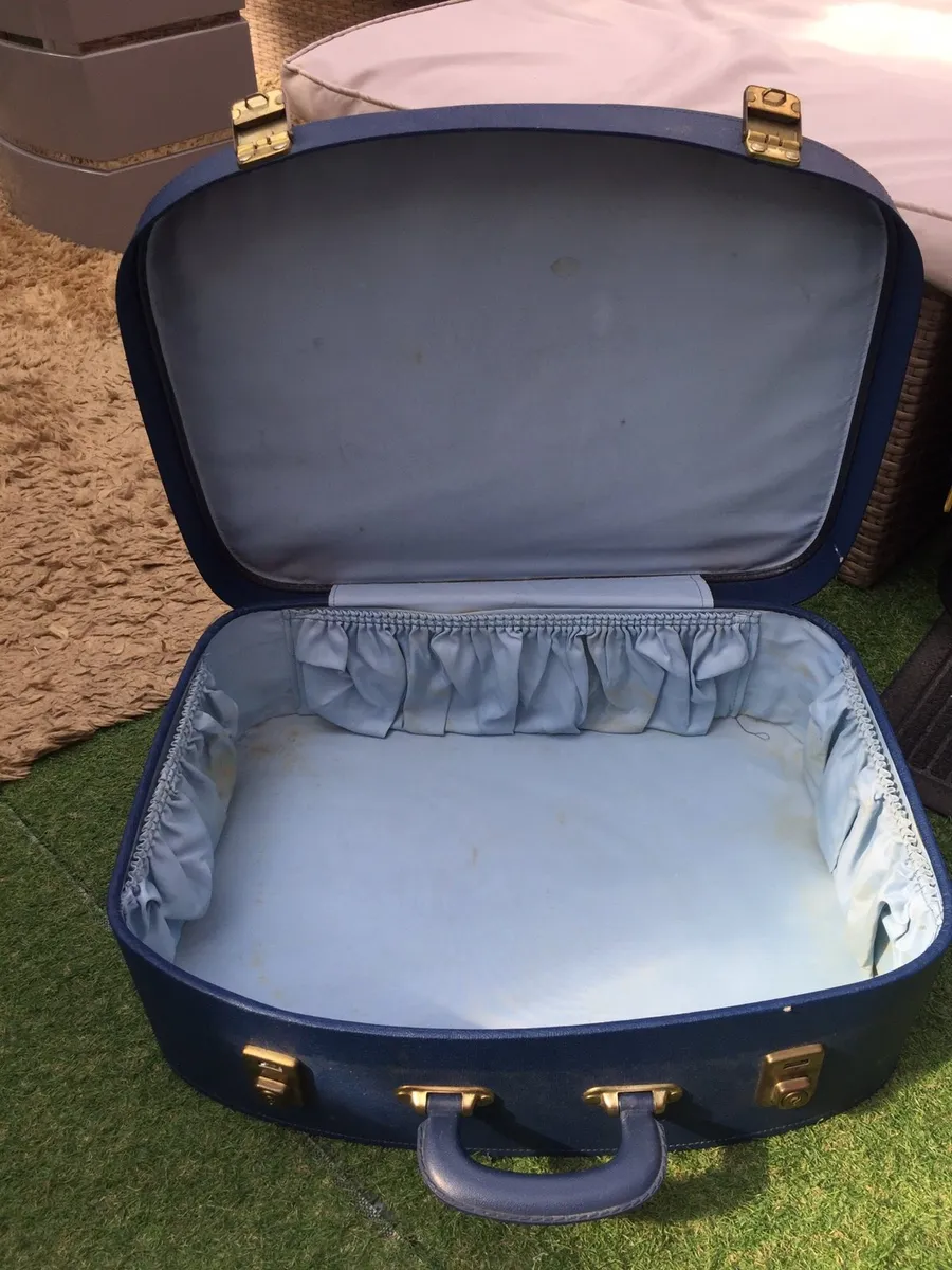 Vintage suitcase - Image 3