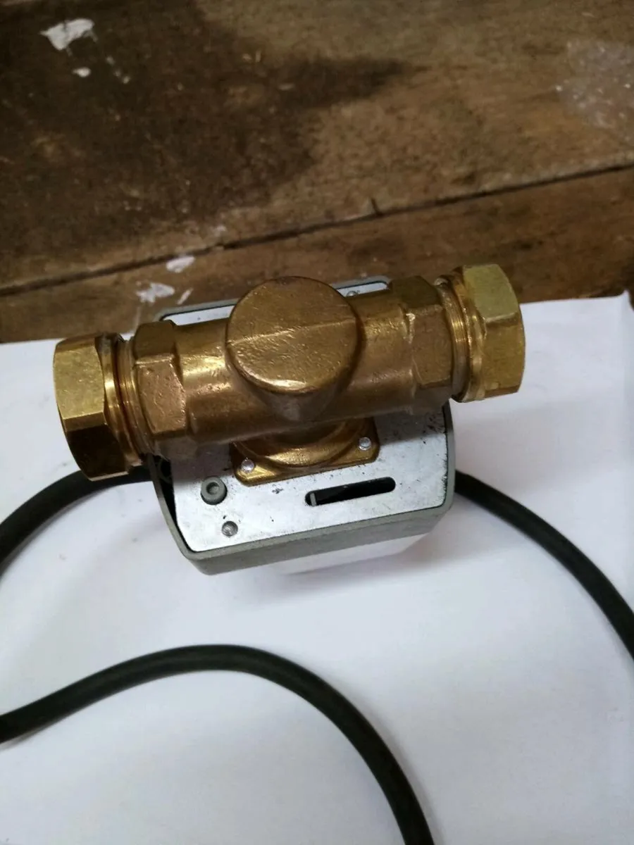 Myson motorised valve and fittings. - Image 3