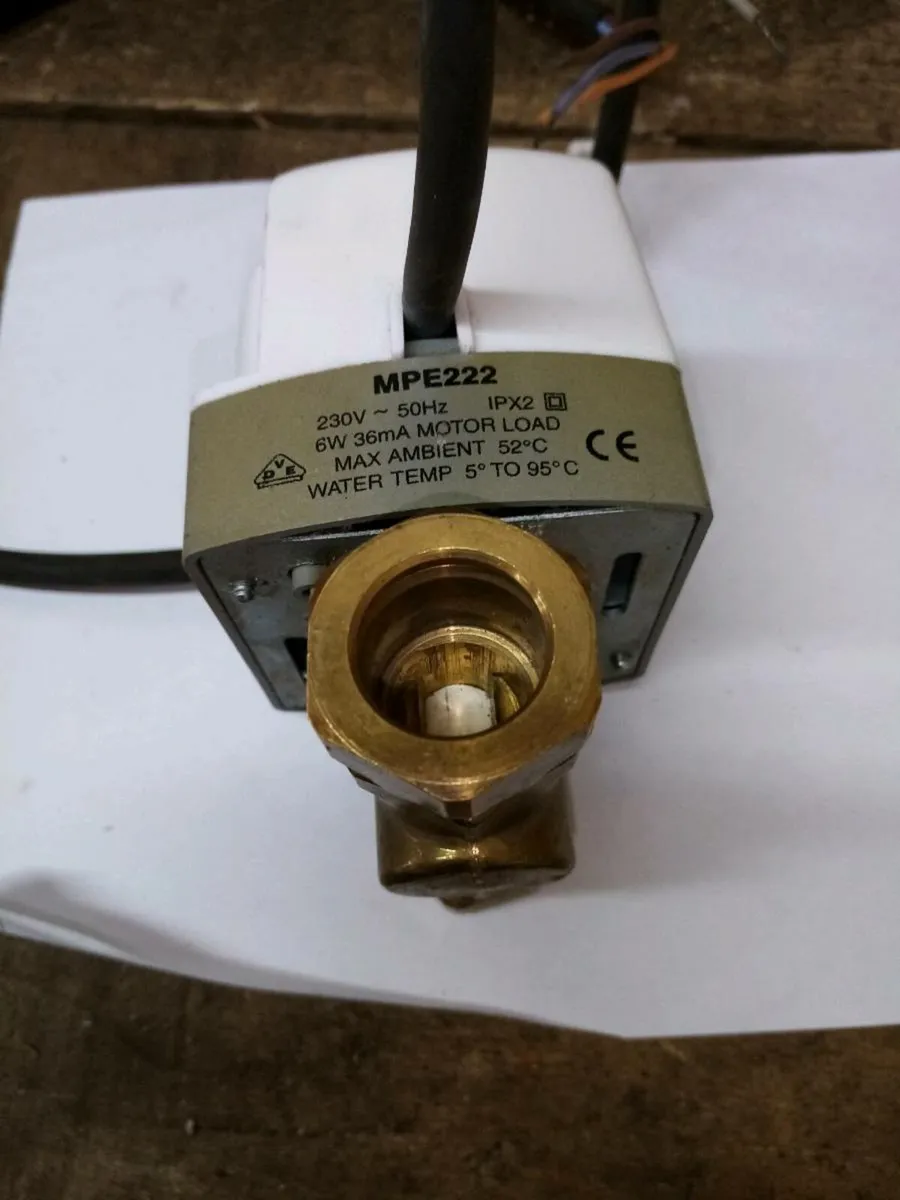 Myson motorised valve and fittings. - Image 4
