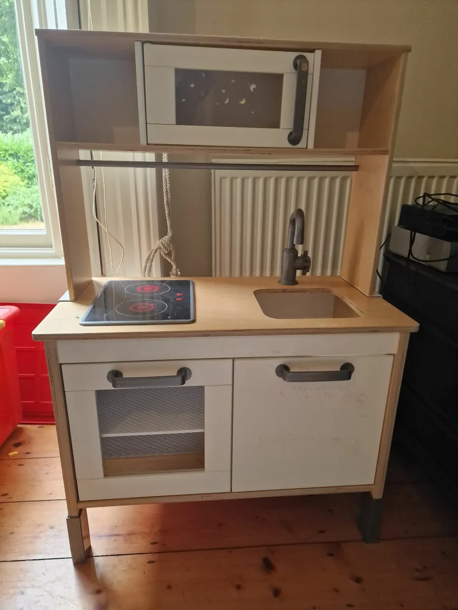 Toy kitchen - Image 1