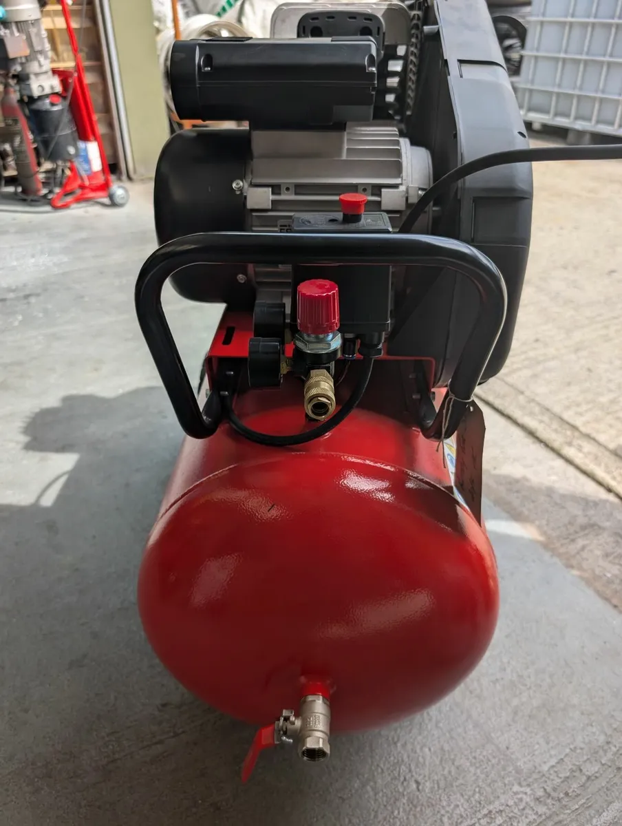 Air compressor - Image 3