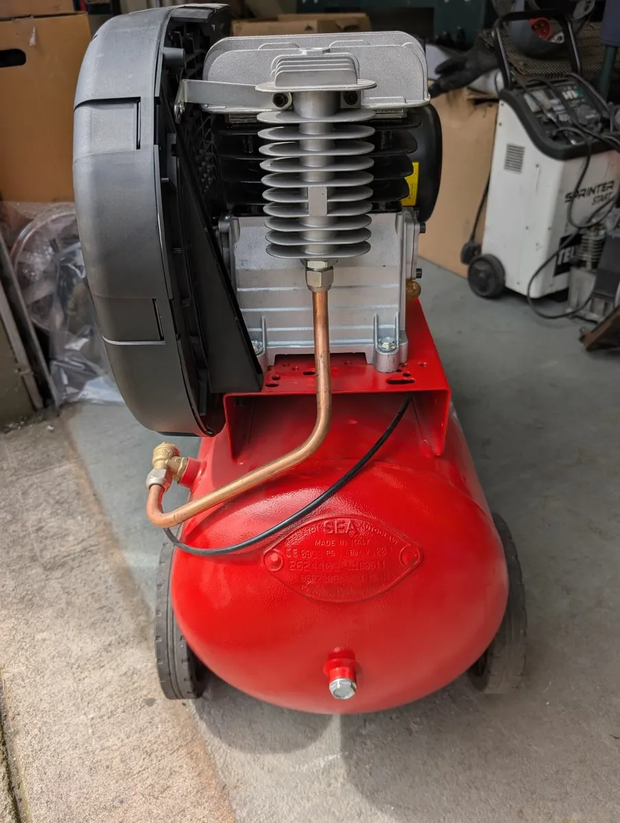 Air compressor - Image 4