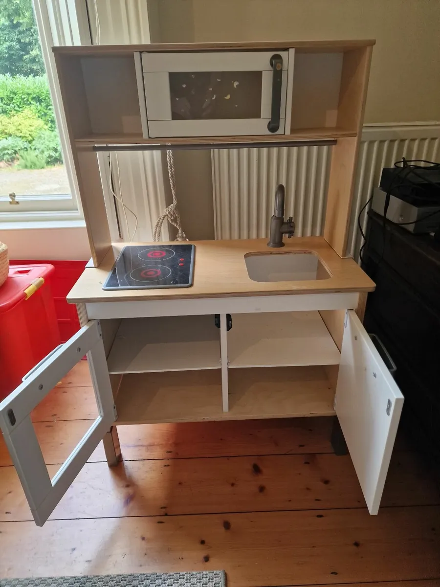 Toy kitchen - Image 2