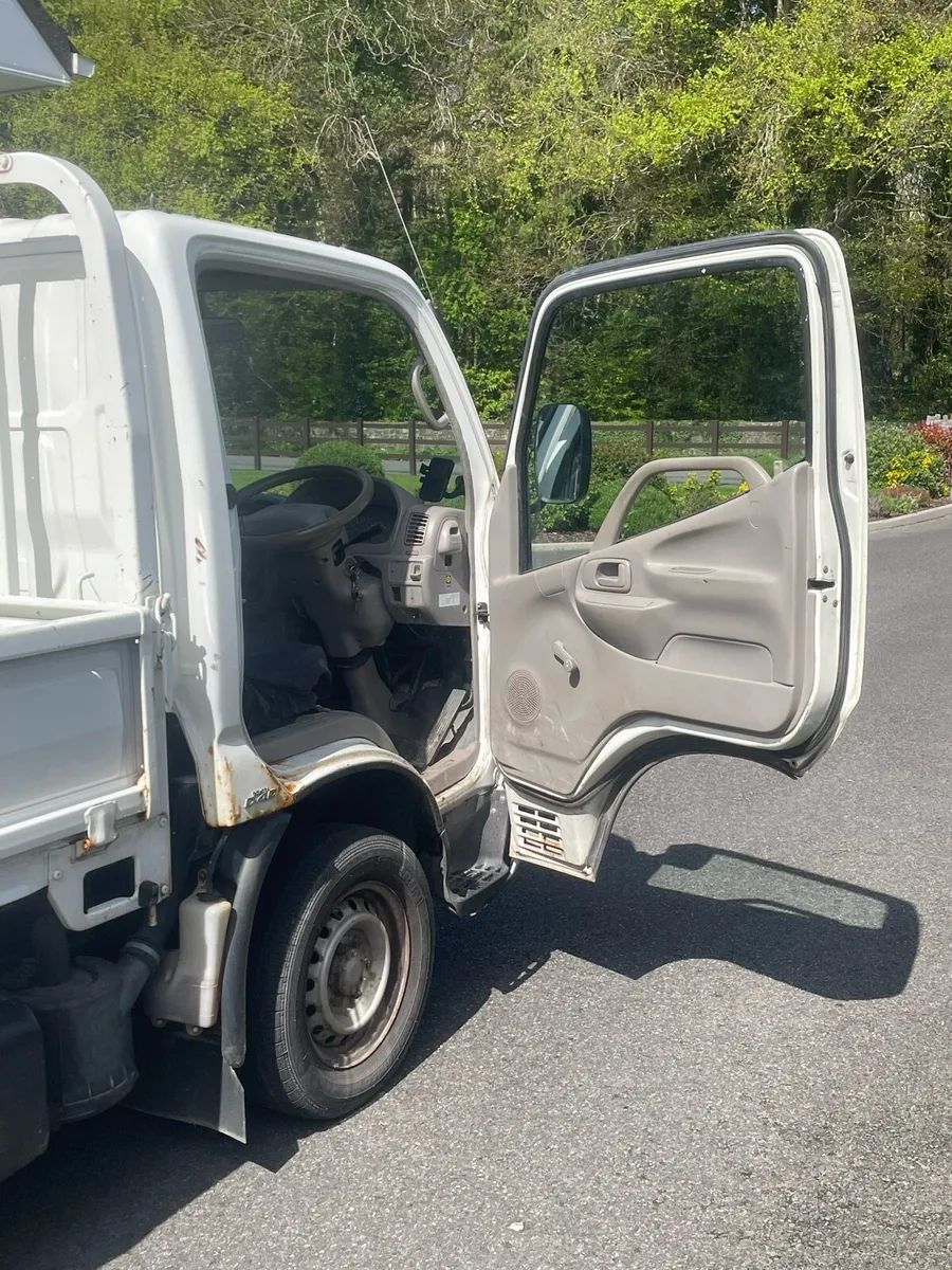 Toyota Dyna  Tipper - Image 4