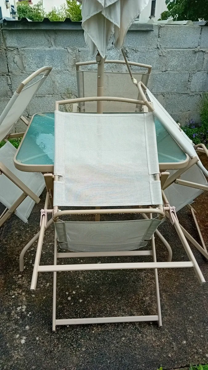 Garden furniture - Image 1