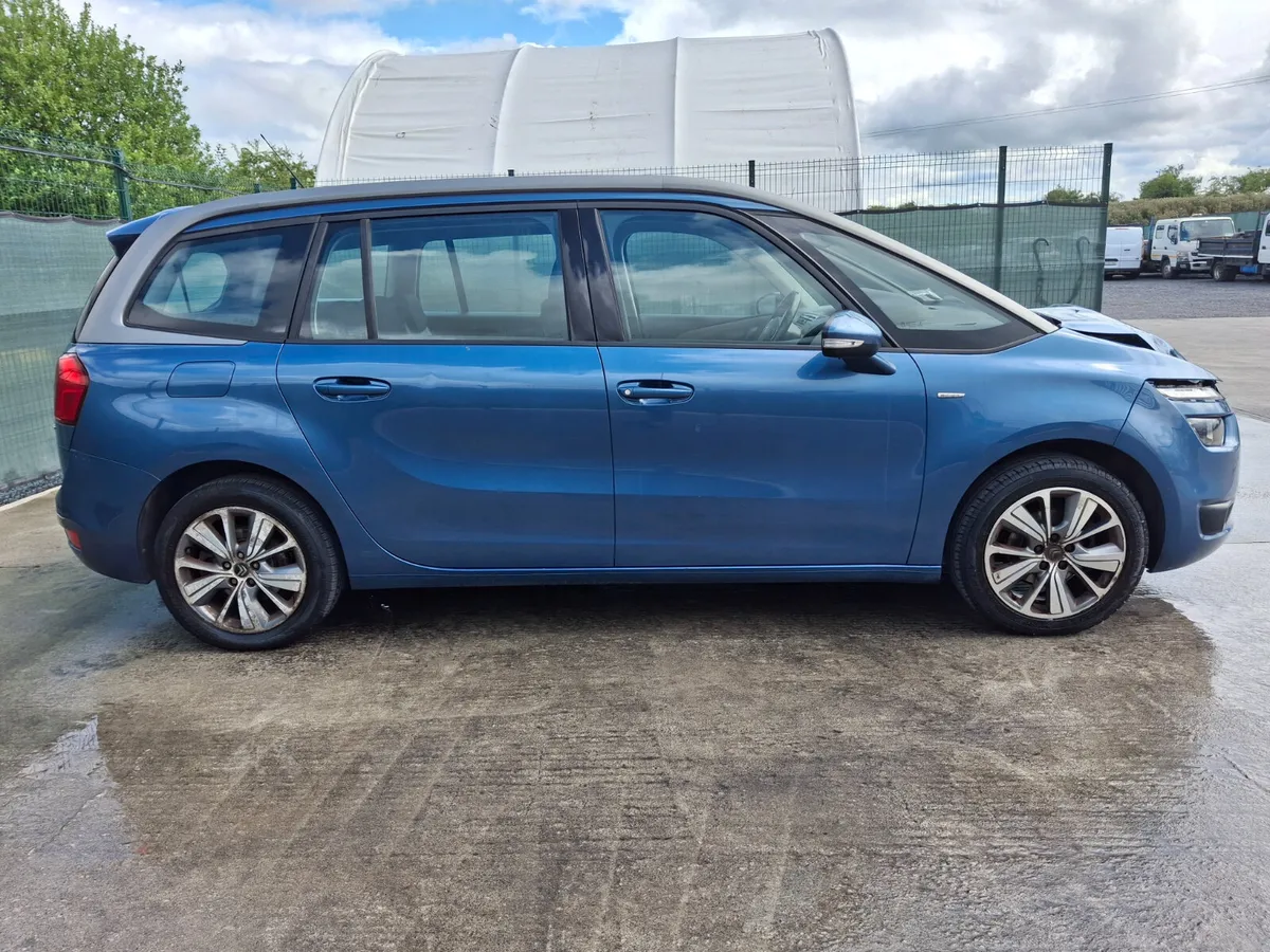 162 Citroën C4 Grand Picasso 7 seater - Image 2