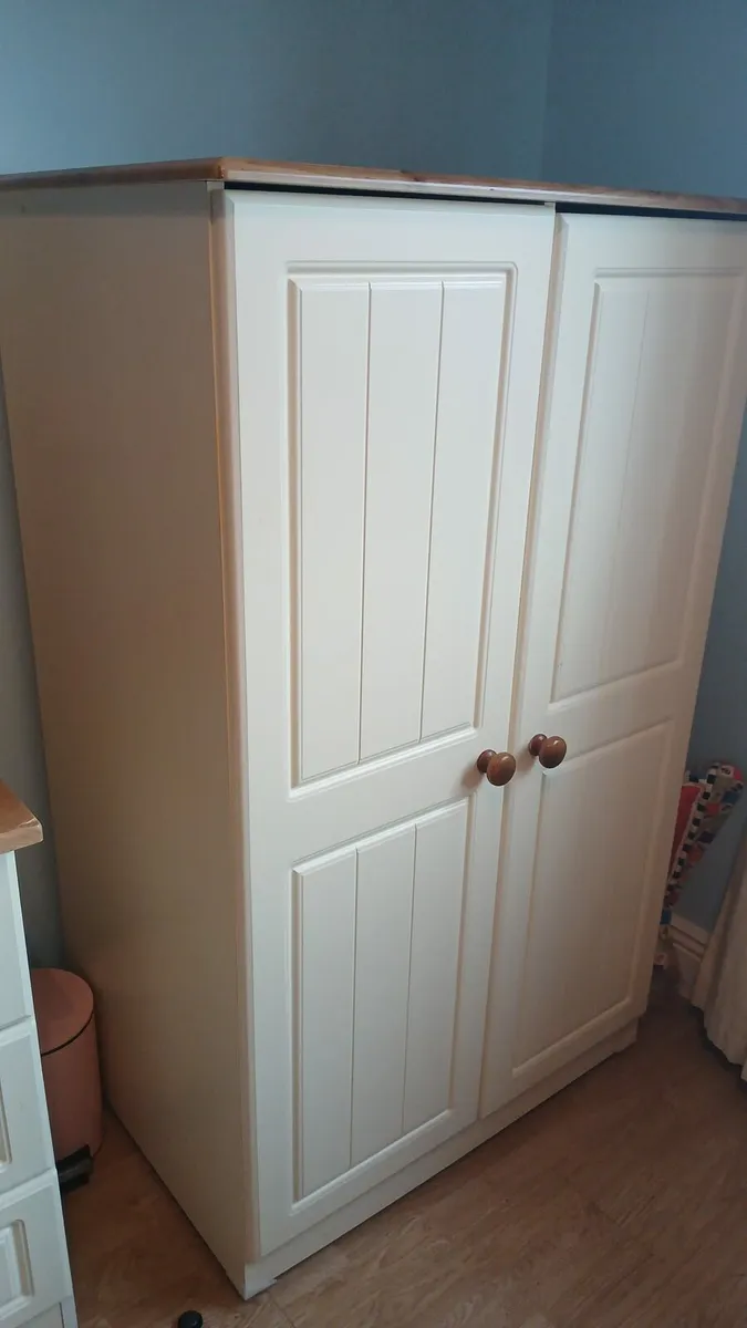 Childrens Wardrobe - Image 3