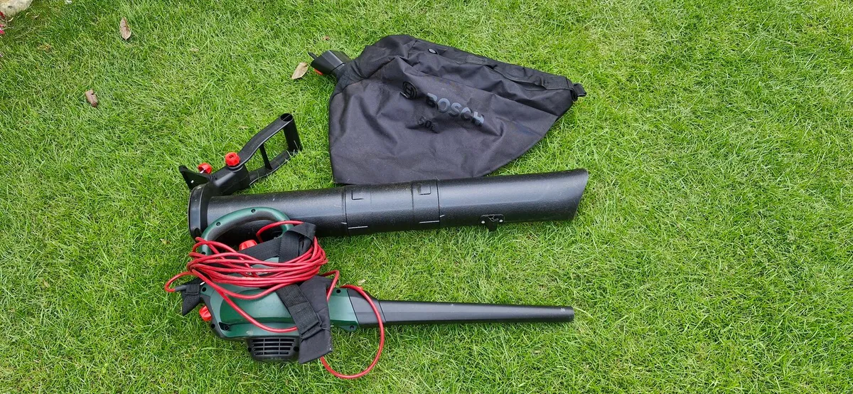 Bosch electric leaf blower and vacuum - Image 1
