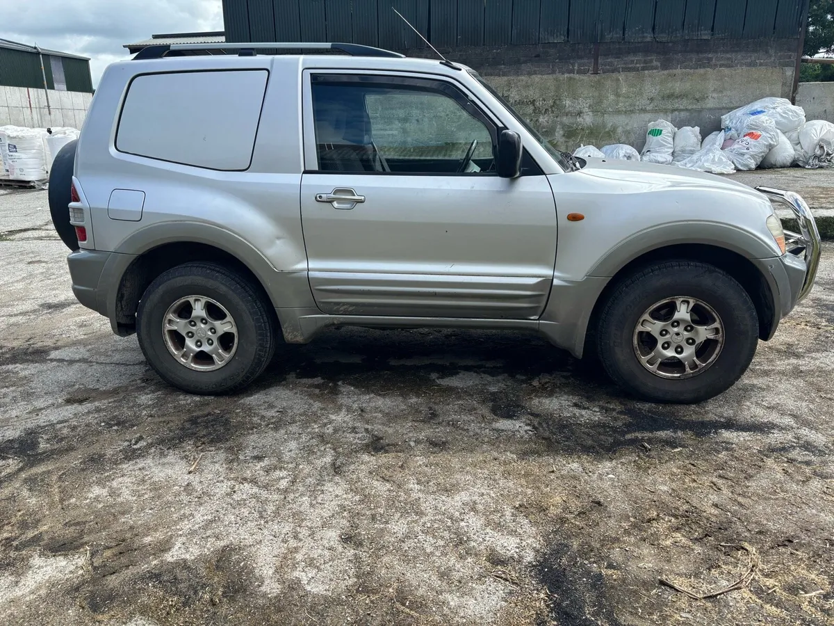 Mitsubishi Pajero - Image 2