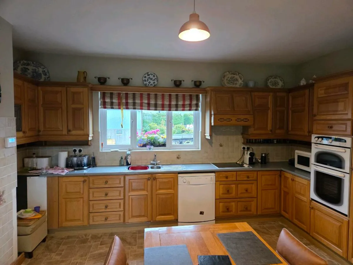 Oak kitchen - Image 3