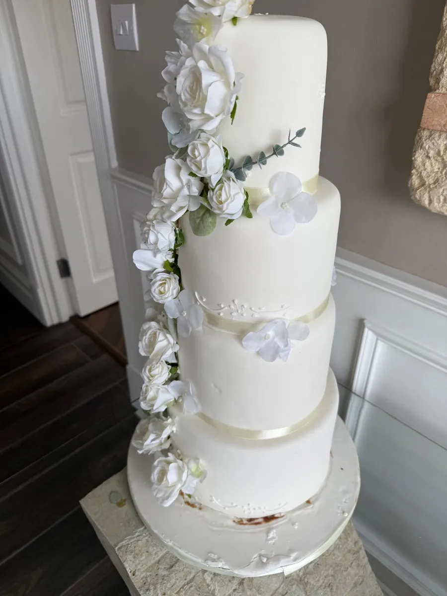 Fake 4 tier Wedding Cake - Image 3