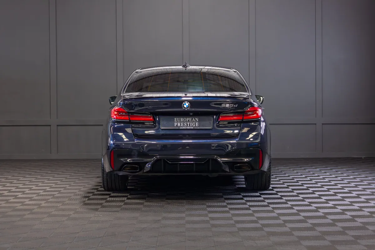 2023 BMW 5-Series 520d M-Sport - Image 4
