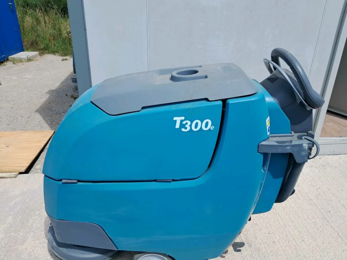 Scrubber dryer Tennant T300e - Image 3