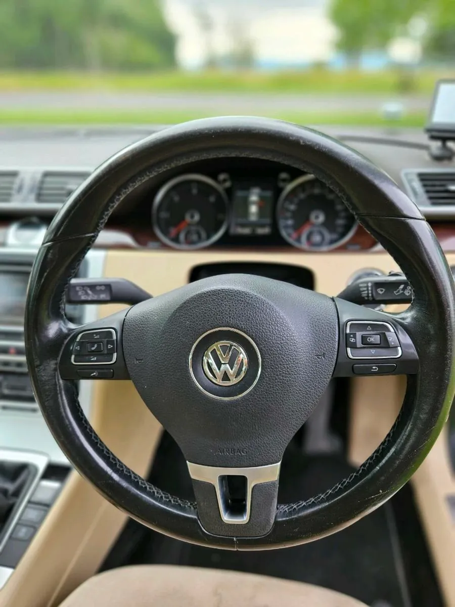 Car - Image 3