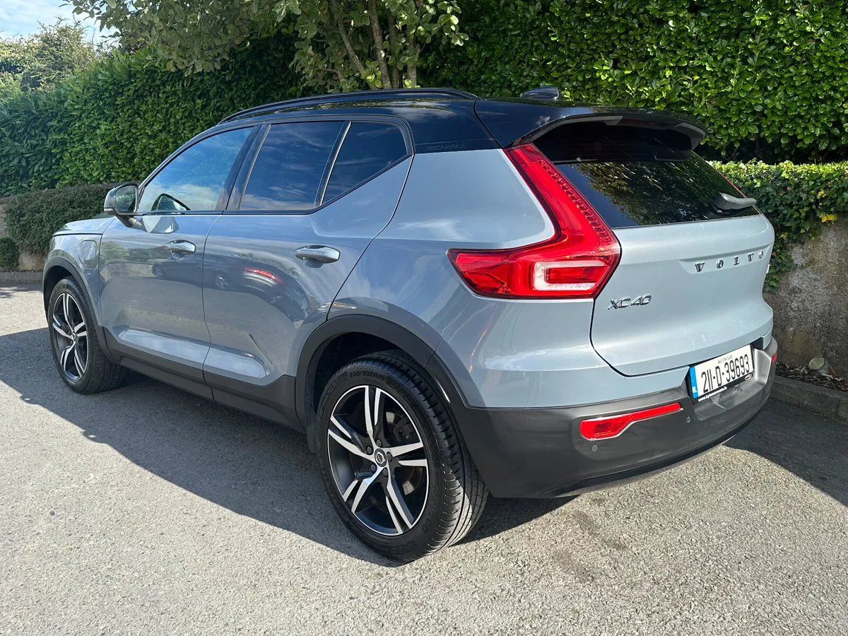 Volvo XC40 R-Design T4 Hybrid 2021 - Image 3