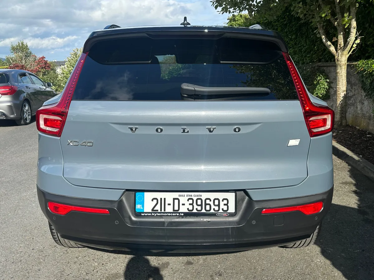 Volvo XC40 R-Design T4 Hybrid 2021 - Image 4