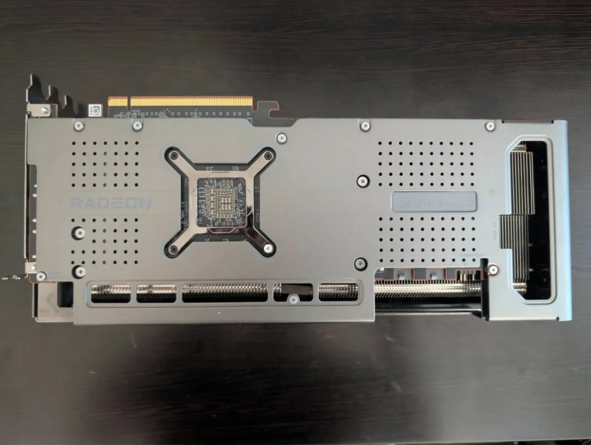 SAPPHIRE NITRO+ AMD Radeon RX 7800 XT 16GB GPU - Image 2