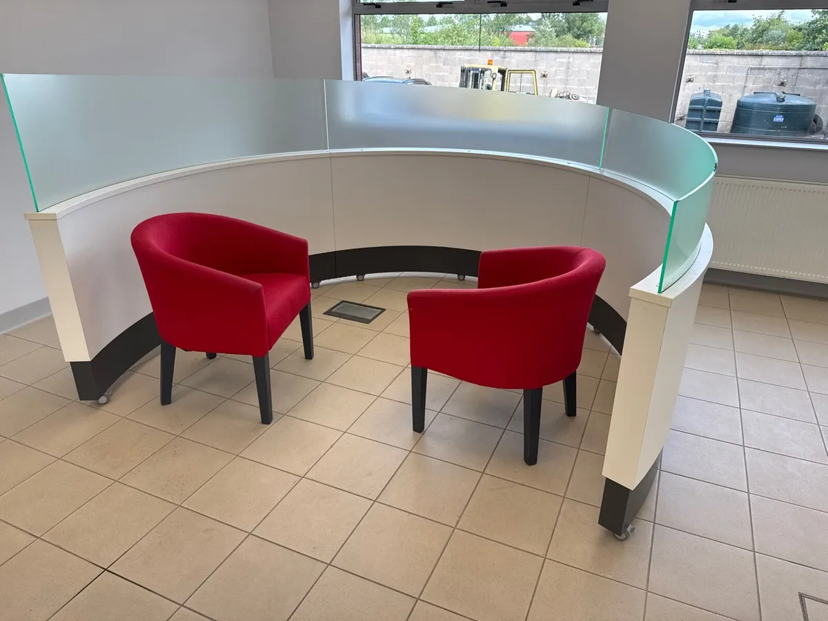 Conference seat area - Image 1