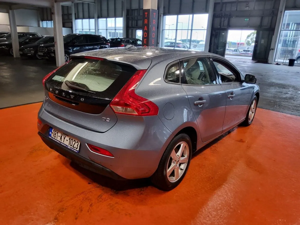 Volvo V40 D2 (120hp) Momentum Edition - Image 3