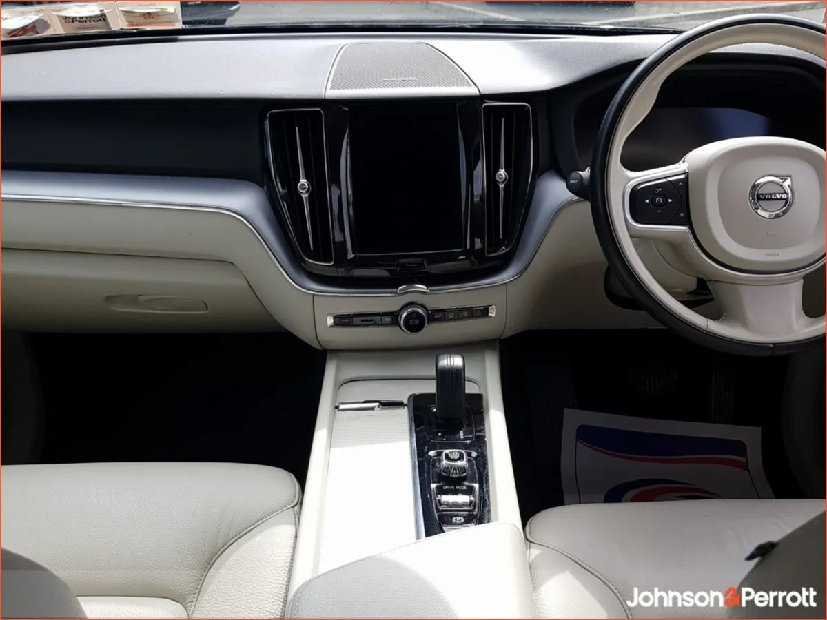Volvo XC60 B4 197bhp Mhev DSL Momentum - Image 2