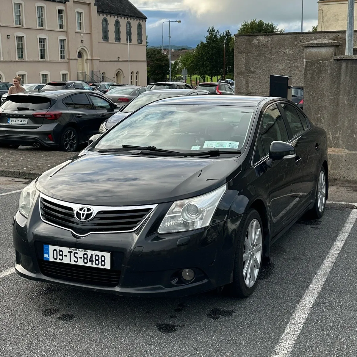 Black Toyota Avensis 2.2 Diesel - Image 1